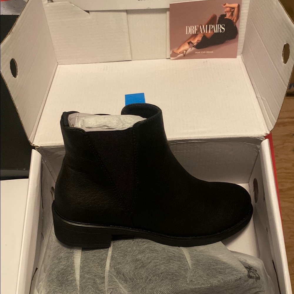 Dream Pairs Classic Black Ankle Boots